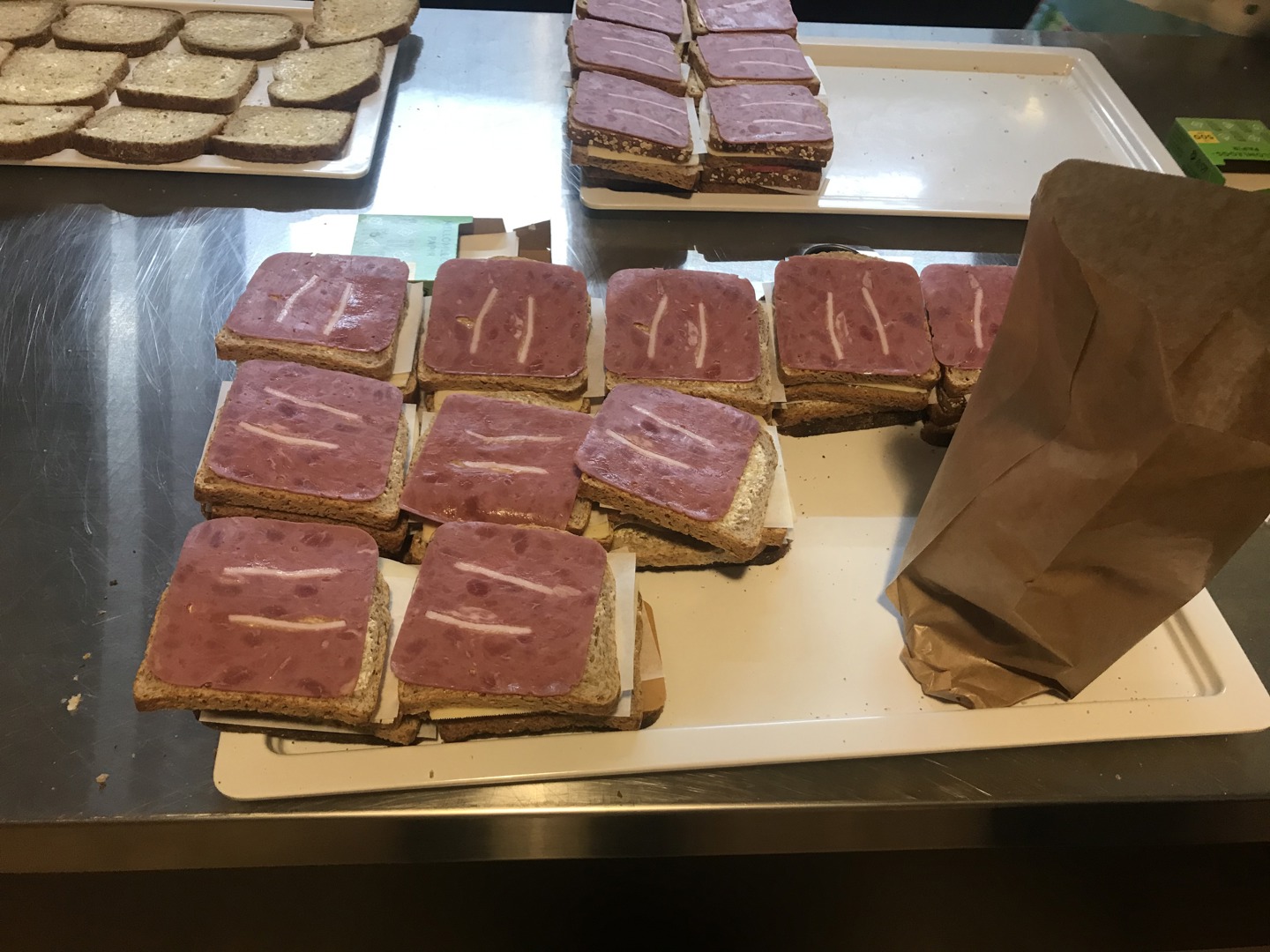 Dugnad med inntekt til Lions Røde Fjær