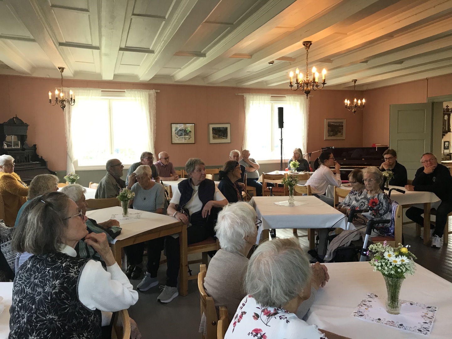 Æftaskaffe med någgå attåt